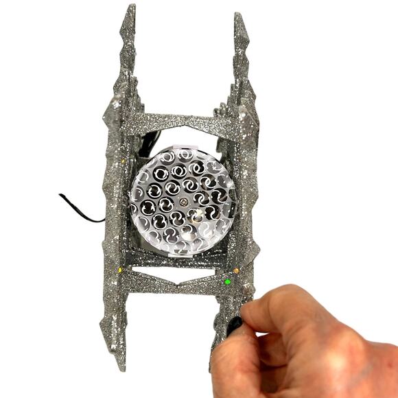 Joiedomi 9.25" Snowflake Christmas Tree Topper with White Snowflake Projector - Picture 4 of 7